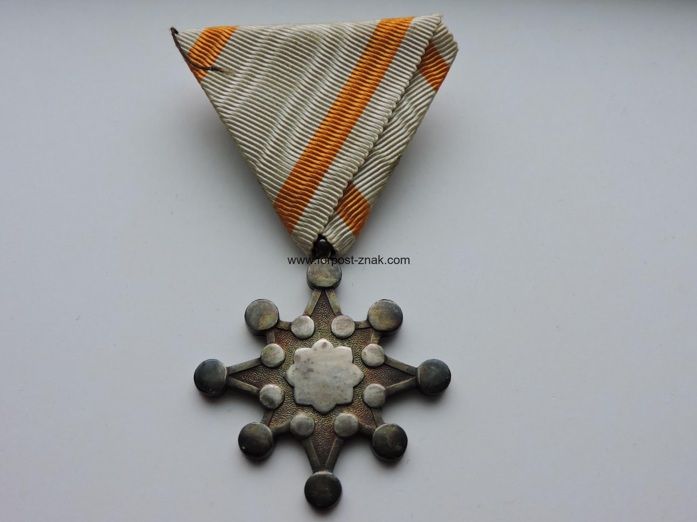 Знак ордена Священного сокровища VIII степени